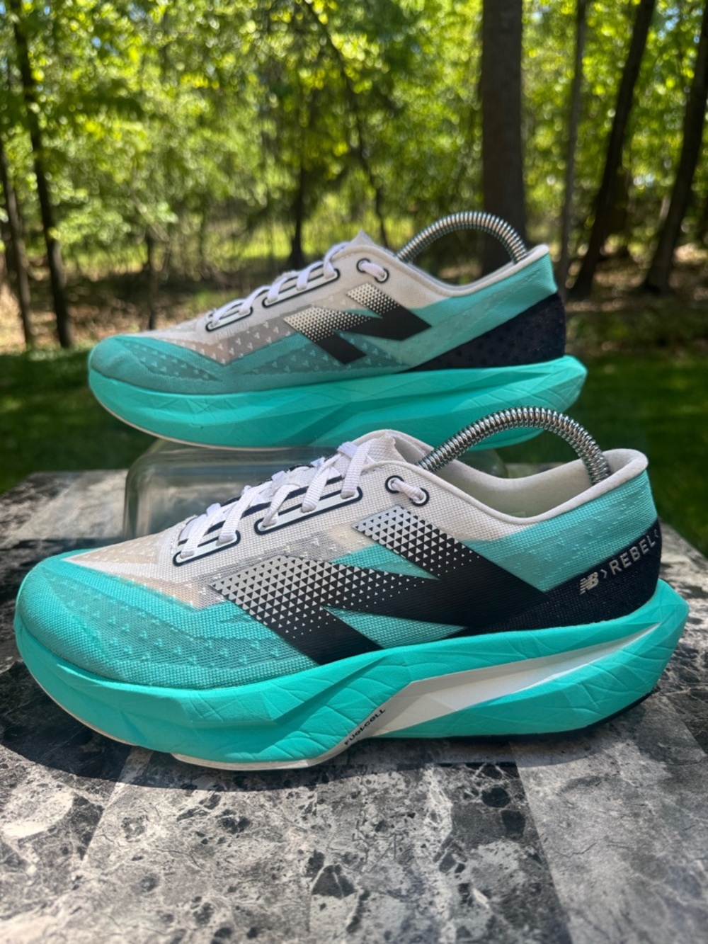 Womens 8.5  Balance FuelCell SuperComp Elite v4 running shoes Cyber/Jade - Picture 3 of 13